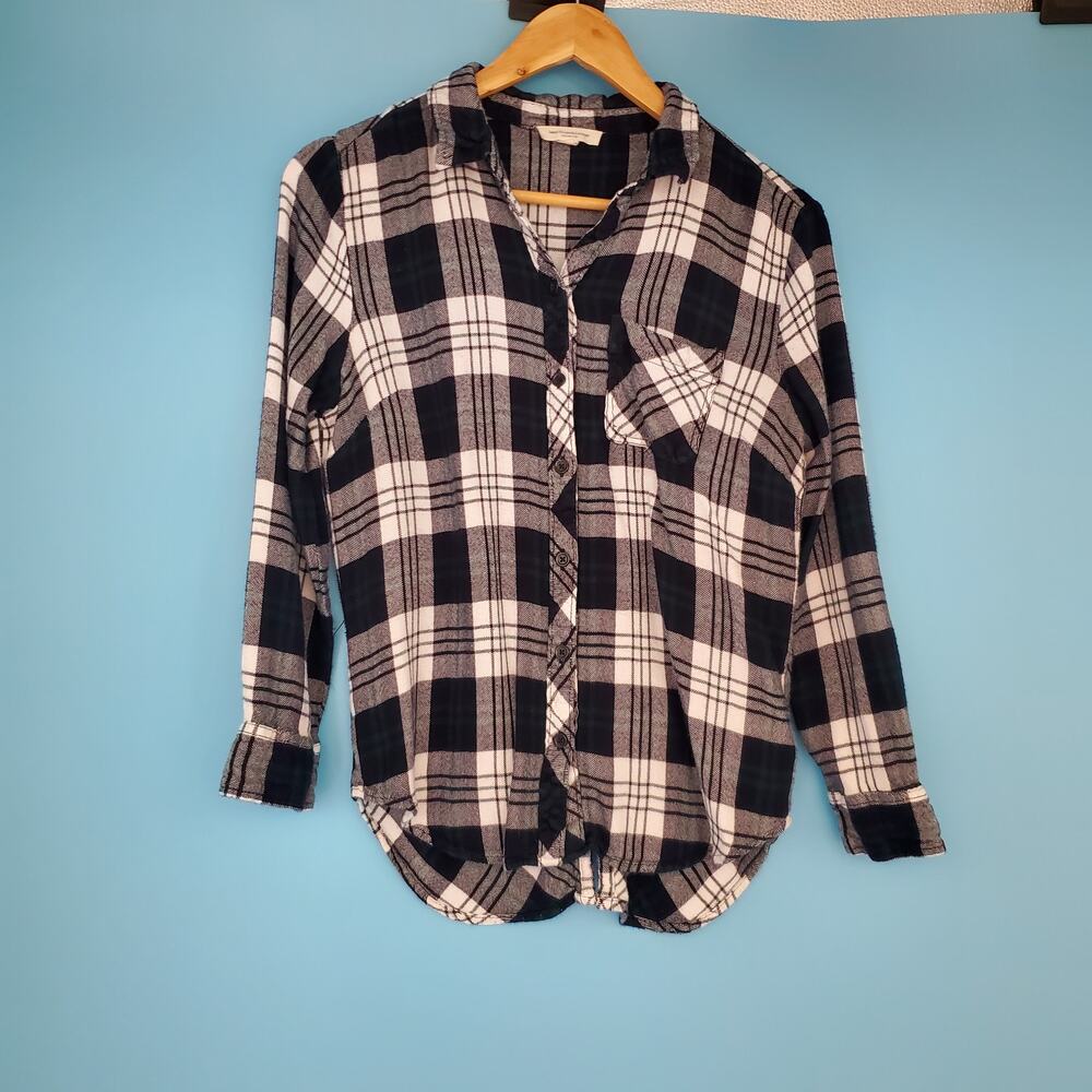 beachlunchlounge Top Size Small Flannel Button Up Shirt